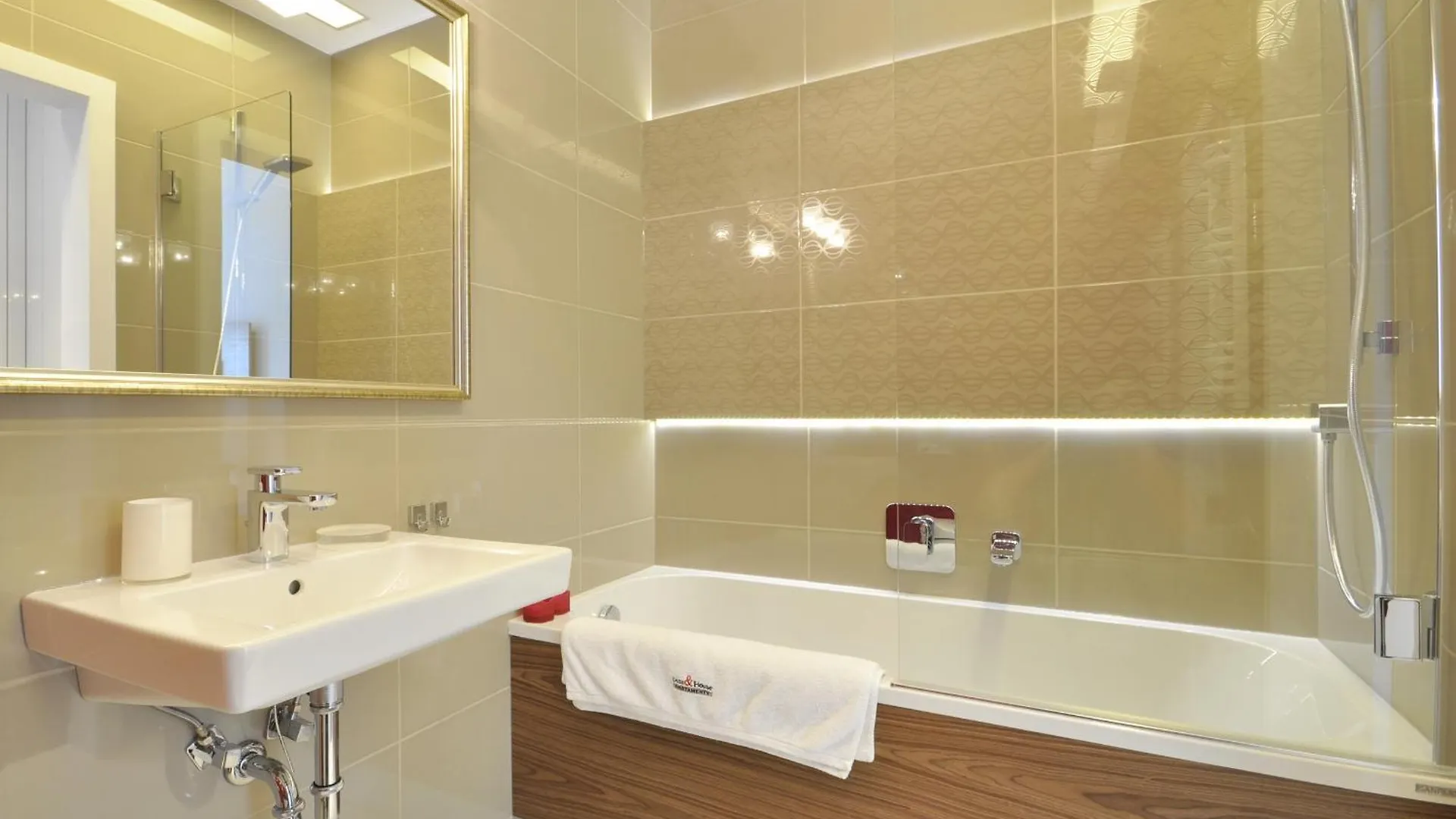 Dom & House - Old Town Waterlane Apartment Gdansk