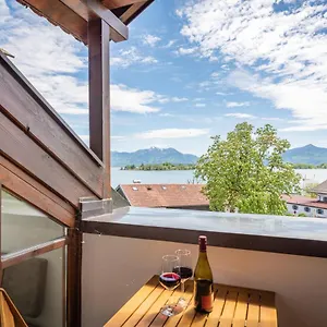 Kuschelnester Und Ferienwohnung Chiemseeglück Mit Wunderschönem Chiemseeblick Apartment Gstadt am Chiemsee